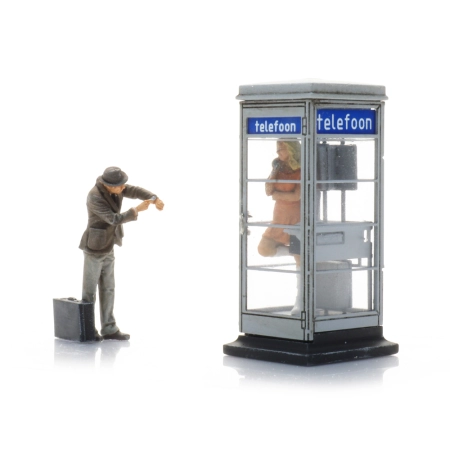 Artitec 387.624 - Budka telefoniczna Lata 60-70 z 2 figurkami