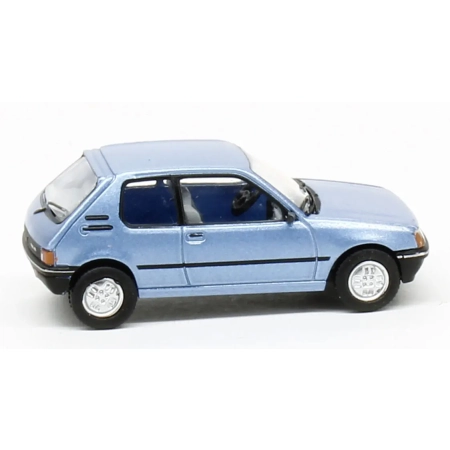 Brekina PCX 870506 - Peugeot 205 (1984), jasnoniebieski metalik