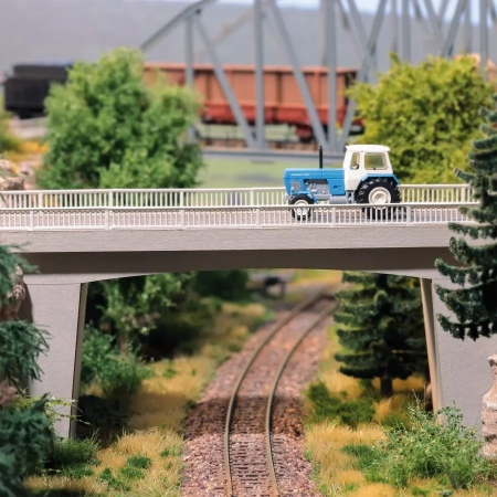 Busch 8842 - Wiadukt kolejowy z balustradą, długość 180 mm
