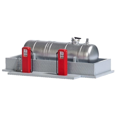 Busch 1158 - Stacja paliw dla lokomotyw, wymiary: 80 x 46 x 27 mm.