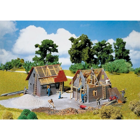 Faller 130246 - Dom w budowie, 80 x 75 x 65 mm.