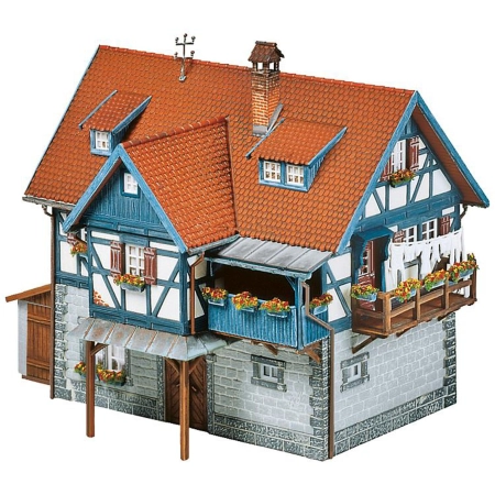 Faller 130275 - Wiejski dom z muru pruskiego, 165 x 102 x 118 mm.