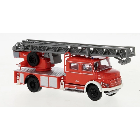 Brekina 47084 - Mercedes L 1519 DLK 30 jasnoczerwony, biały, 1972 r.