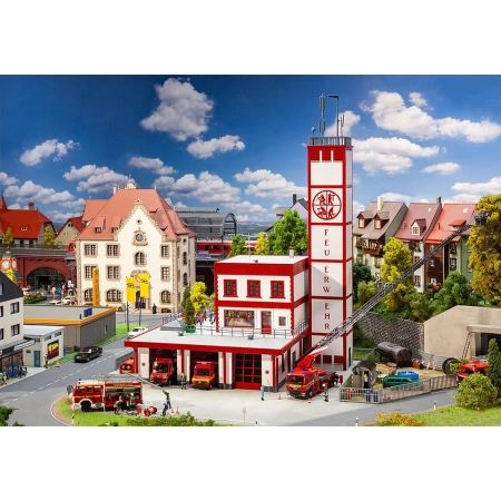 Faller 130159 - Nowoczesna remiza strażacka.