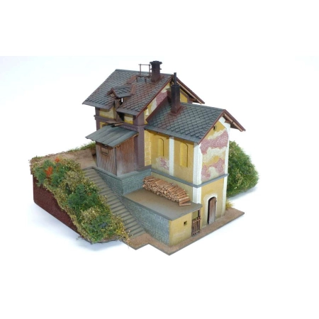 Igra 140002 - Domek strażnika kolejowego Kleny, 75 x 93 x 93 mm
