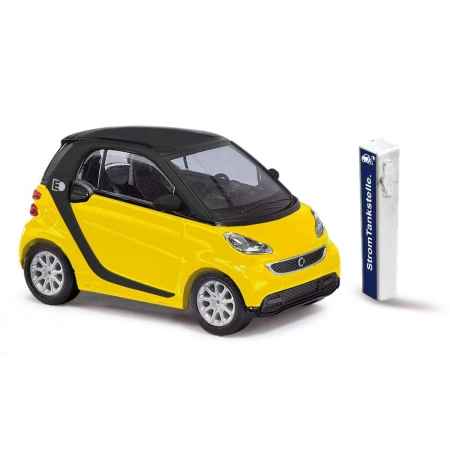 Busch 46224 - Smart Fortwo Coupé żółty, rok produkcji 2012