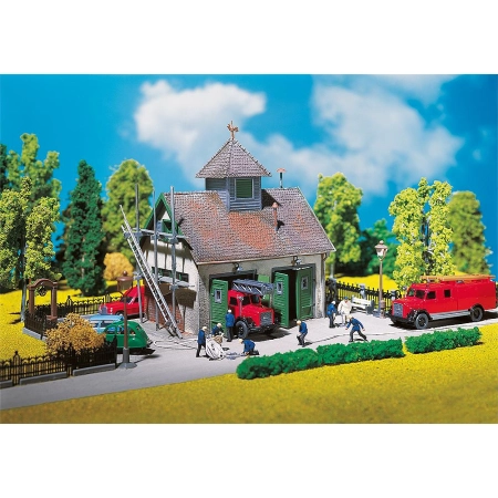 Faller 130268 - Wiejska remiza strażacka, 130 x 100 x 141 mm.