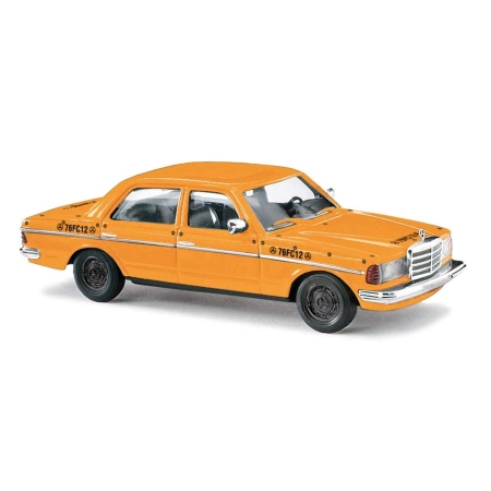 Busch 46873 - Mercedes-Benz W123 sedan, rok produkcji 1977