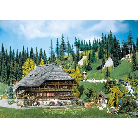 Faller 130366 - Budynek Alpejski, 270 x 240 x 165 mm.
