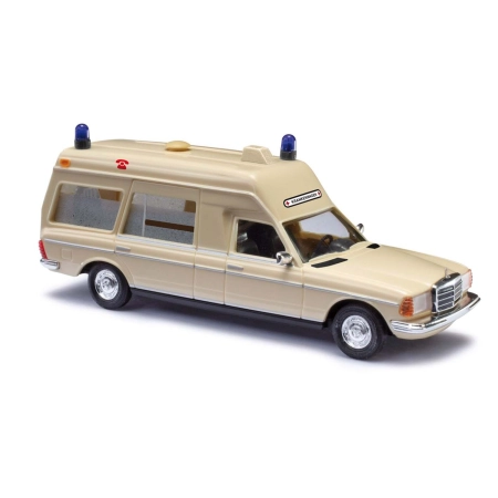 Busch 52215 - Mercedes-Benz VF 123 Miesen DRK Kaiserslautern, rok budowy 1977