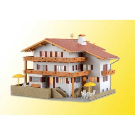 Kibri 38077 - Dom Alpenhof z oświetleniem wnętrza