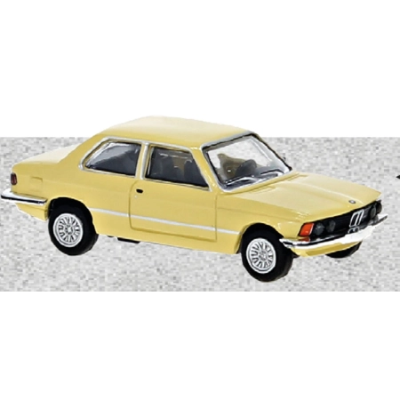 Brekina 24303 - BMW 323i, beżowy.