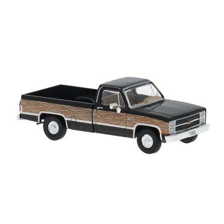 Brekina 19658 - Chevrolet C 20 czarny „Woody”
