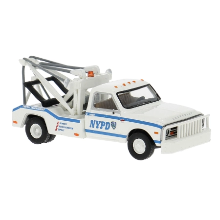 Brekina 19668 - Chevrolet C30 Tow Truck of the NYPD