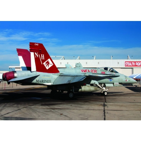 Academy 12520 - USMC F/A-18+ VMFA-232 Red Devils 1:72.