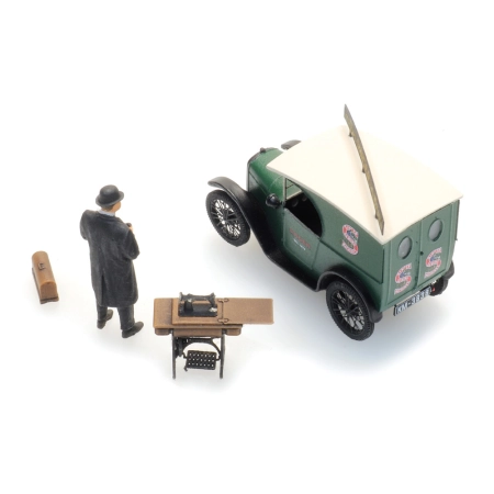 Artitec 387.531 - Austin 7 panel van Singer + sprzedawca