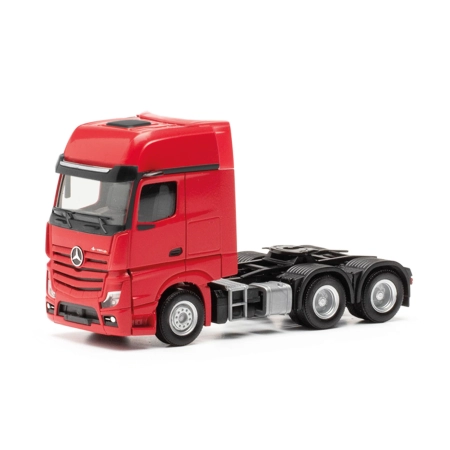 Herpa 317917 - Mercedes-Benz Actros L Gigaspace ciągnik siodłowy 3-osiowy (6x4), czerwony