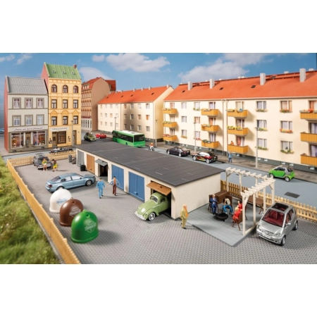 Auhagen 11484 - Garaże z akcesoriami