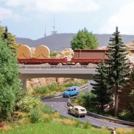 Busch 8152 - Wiadukt drogowy z barierką, długość 135 mm