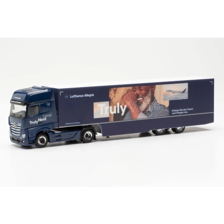 Herpa 317054 - Mercedes-Benz Actros Gigaspace verkl. Naczepa skrzyniowa "Lufthansa"