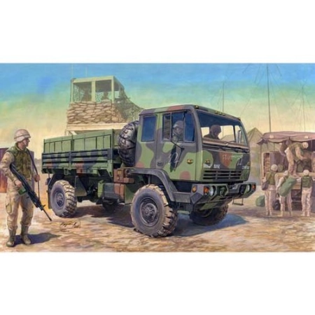TRUMPETER 01004 - M1078 Light Medium Tactical Vehicle (LMTV) Standard Cargo Truck - 1:35