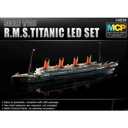 Academy 14220 - R.M.S. Titanic z oświetleniem led - MCP 1:700